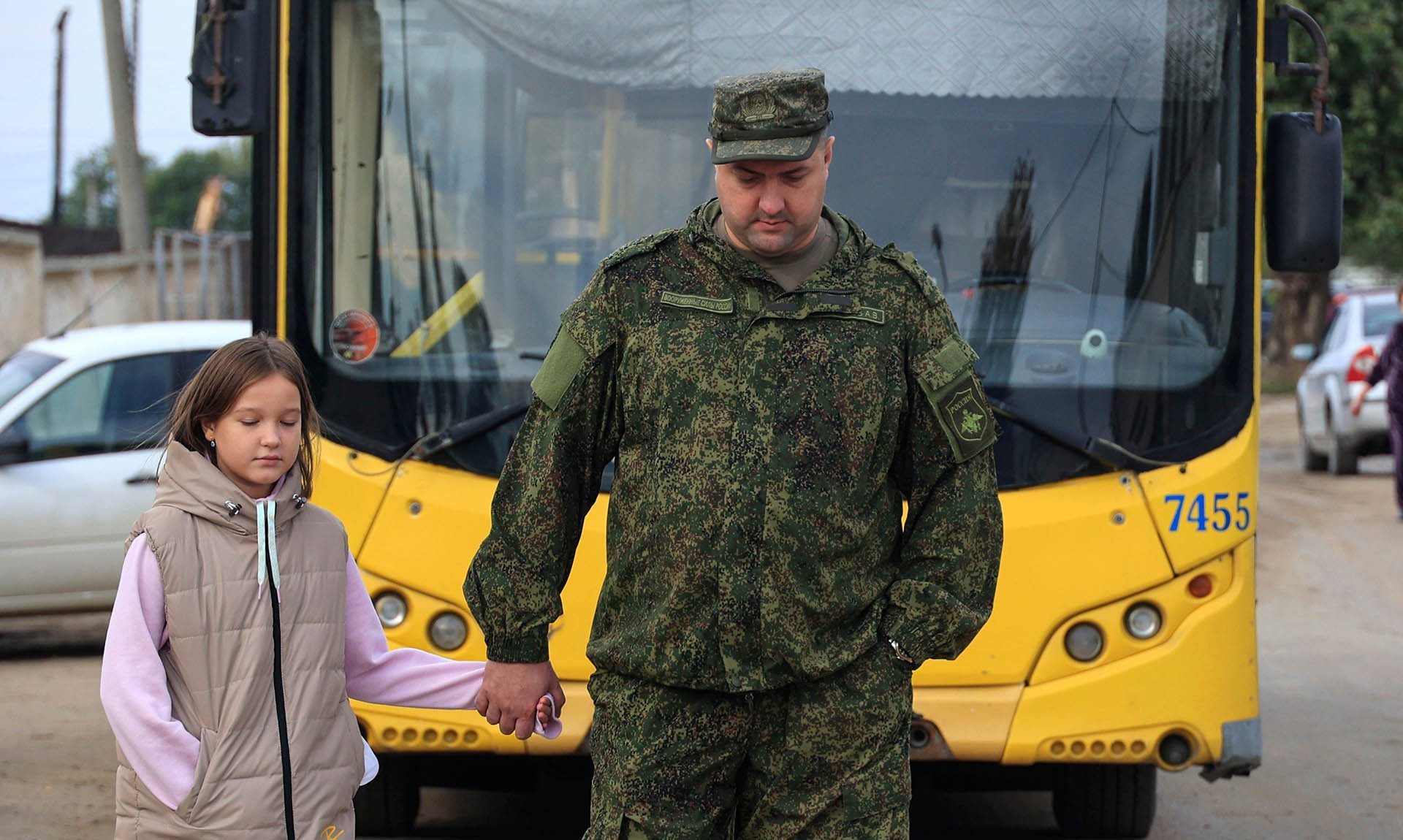 Ветеранов СВО, получивших тяжелые ранения, обеспечат автомобилями с ручным  управлением – Объясняем.рф